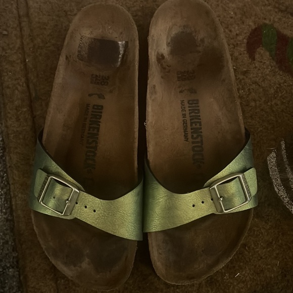 Birkenstocks slides 38 7.5 8 ladies metallic lime green excellent condition - Picture 2 of 6